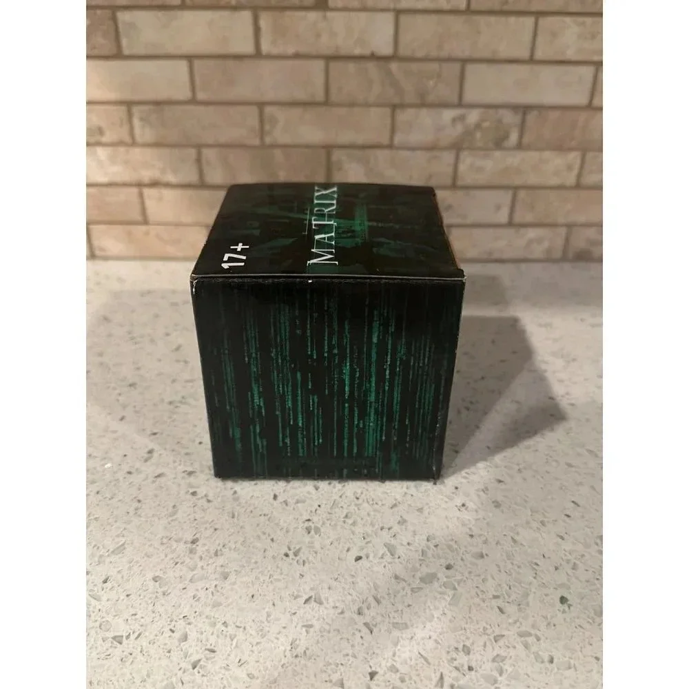 The Matrix Puzzle 300 Pieces never opened bz‎